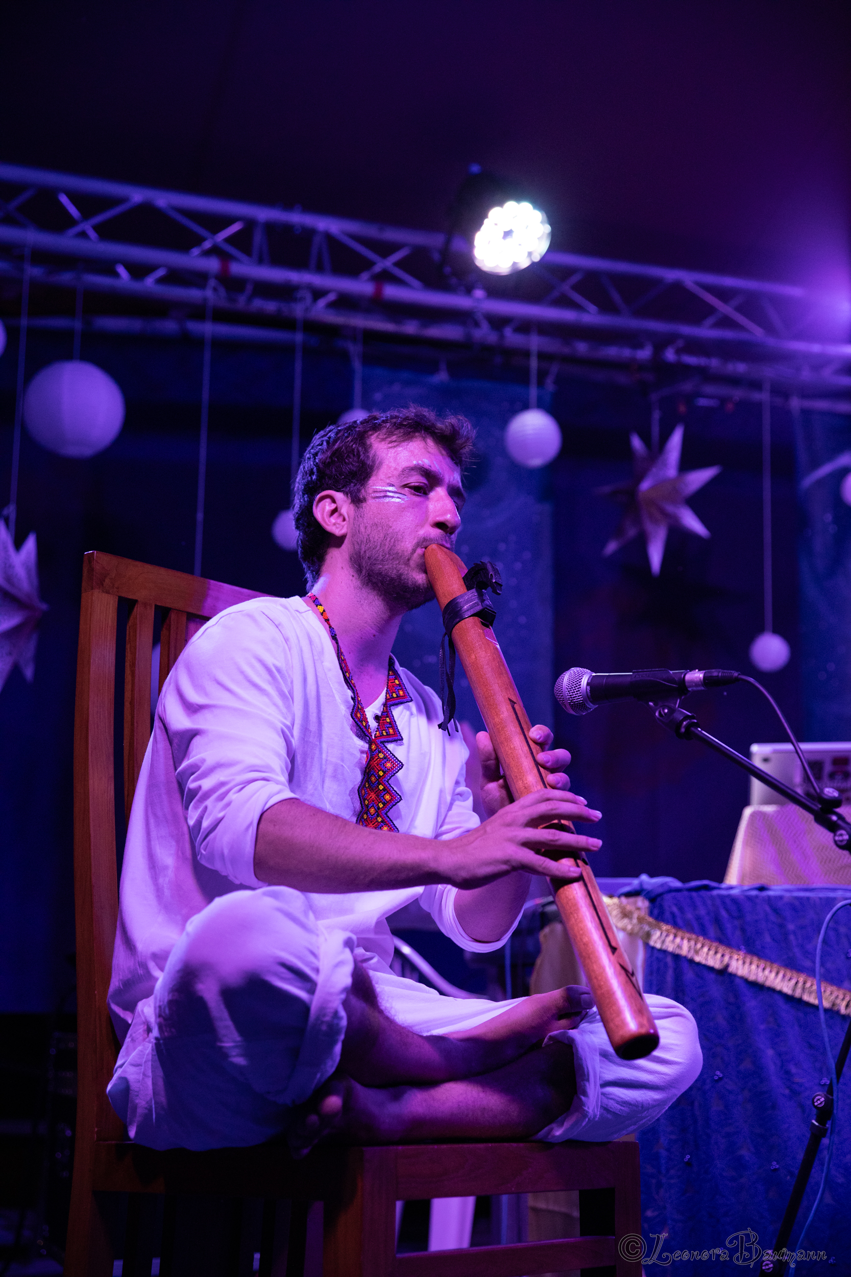 Tainã, Chanteur et Guitariste - festival mantra joie - printemps 2026.